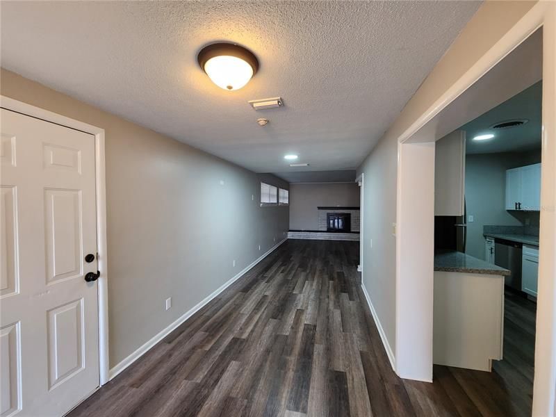 Recently Sold: $249,400 (3 beds, 1 baths, 1256 Square Feet)