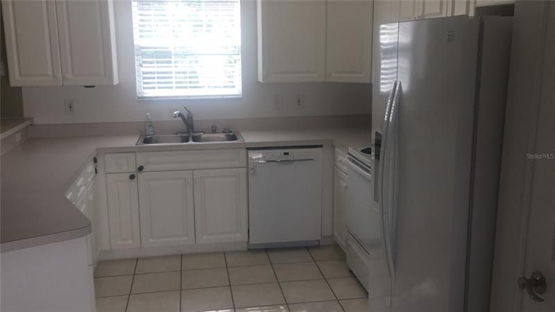 Recently Rented: $1,470 (3 beds, 2 baths, 1380 Square Feet)