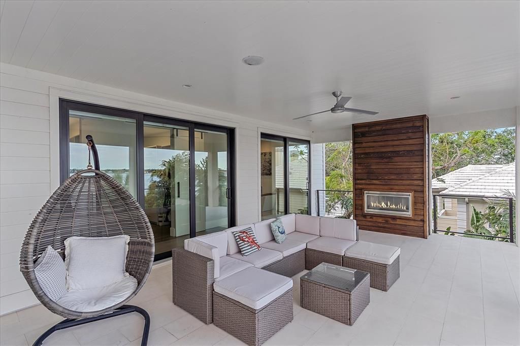 Active With Contract: $4,500,000 (4 beds, 3 baths, 5034 Square Feet)