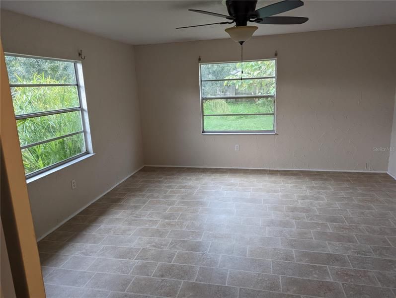 Recently Rented: $2,000 (3 beds, 2 baths, 1673 Square Feet)