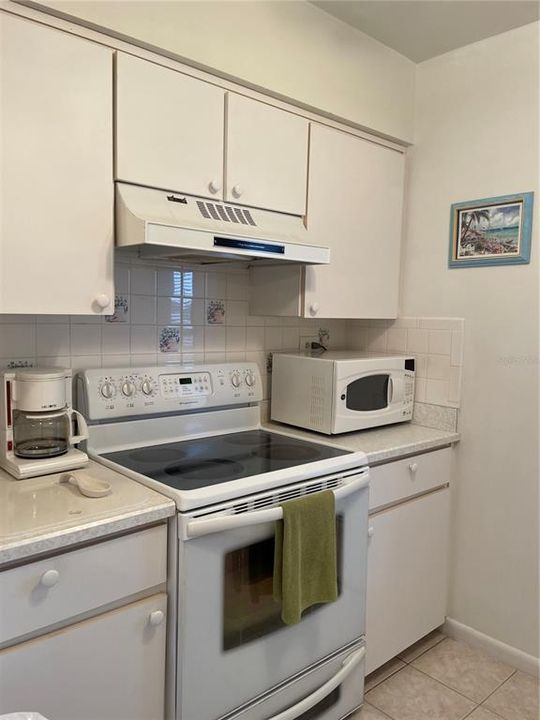 Recently Rented: $1,600 (2 beds, 1 baths, 816 Square Feet)