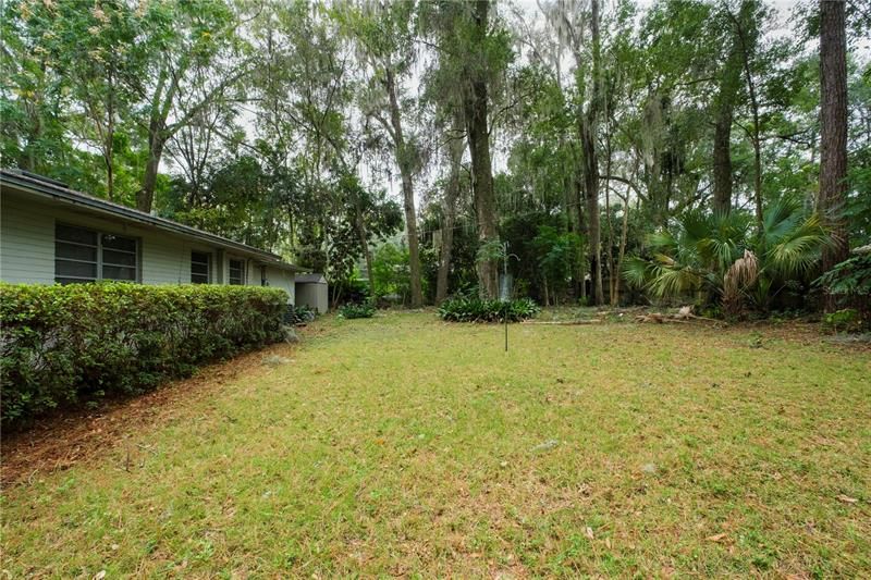 Recently Sold: $325,000 (3 beds, 2 baths, 1369 Square Feet)