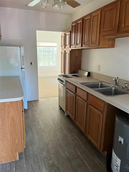 Recently Rented: $800 (1 beds, 1 baths, 700 Square Feet)