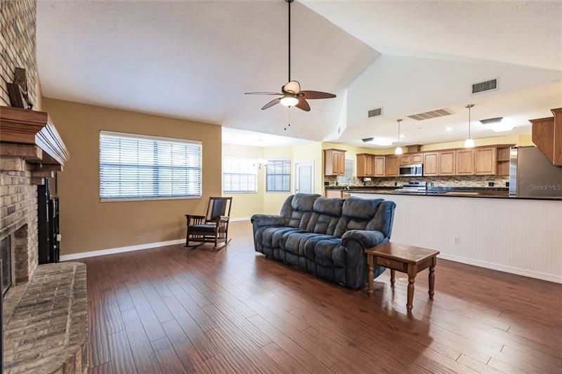 Recently Sold: $525,000 (3 beds, 2 baths, 2607 Square Feet)