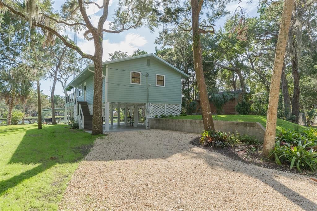 Recently Sold: $500,000 (2 beds, 2 baths, 912 Square Feet)