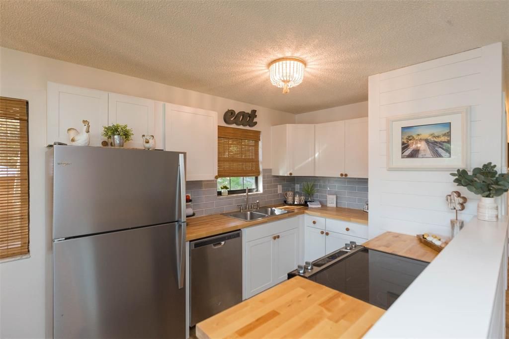 Recently Sold: $500,000 (2 beds, 2 baths, 912 Square Feet)