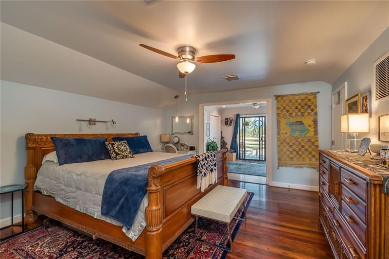 Recently Sold: $2,200,000 (2 beds, 2 baths, 2000 Square Feet)