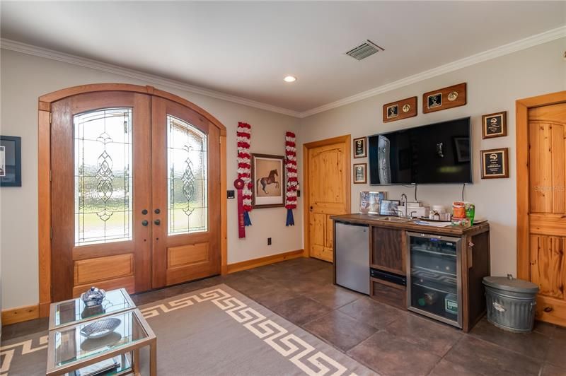 Recently Sold: $2,200,000 (2 beds, 2 baths, 2000 Square Feet)