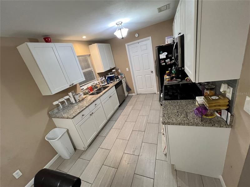 Recently Sold: $245,000 (3 beds, 1 baths, 1176 Square Feet)