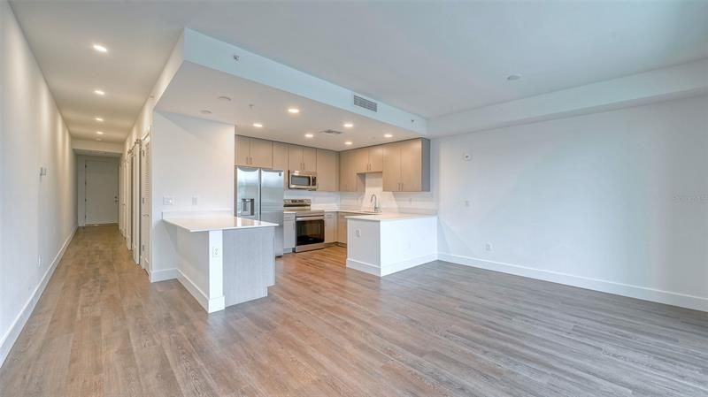 Recently Sold: $595,000 (1 beds, 1 baths, 855 Square Feet)