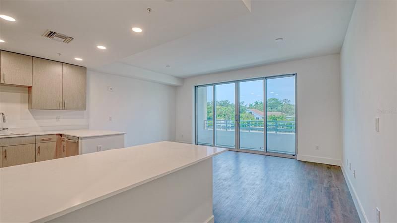 Recently Sold: $595,000 (1 beds, 1 baths, 855 Square Feet)