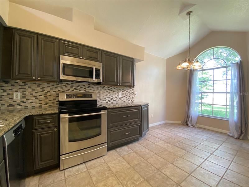 Recently Rented: $2,695 (3 beds, 2 baths, 1818 Square Feet)