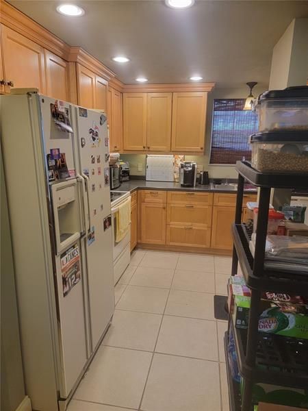 Recently Sold: $157,000 (2 beds, 1 baths, 1030 Square Feet)
