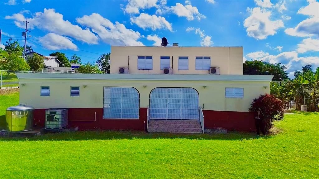 Vendido Recientemente: $430,000 (5 camas, 3 baños, 2555 Pies cuadrados)