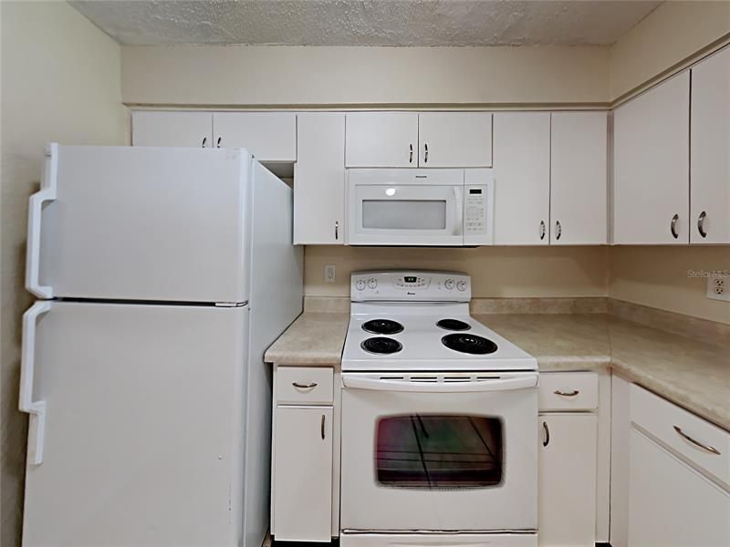 Recently Rented: $1,550 (3 beds, 1 baths, 960 Square Feet)
