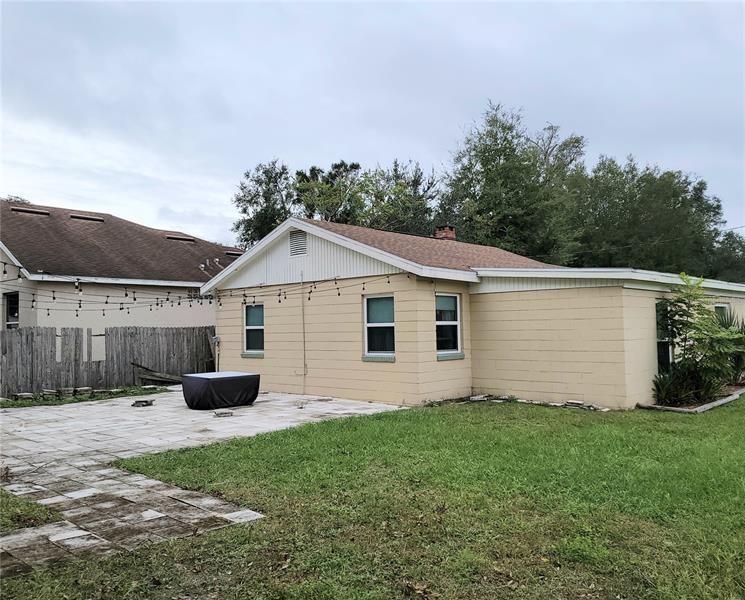 Recently Sold: $199,900 (2 beds, 1 baths, 918 Square Feet)