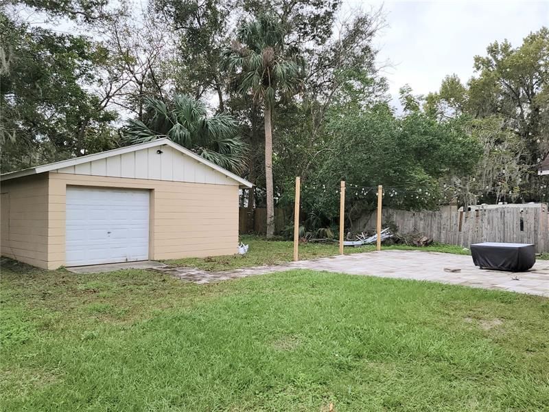 Recently Sold: $199,900 (2 beds, 1 baths, 918 Square Feet)