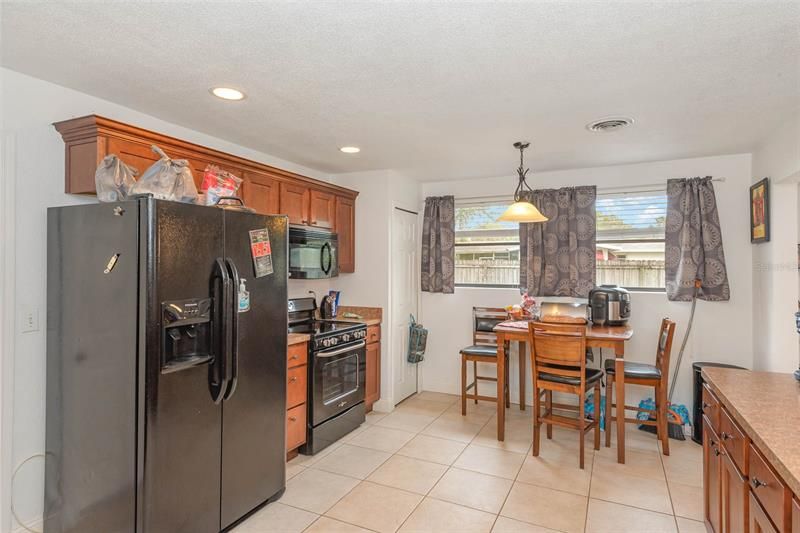 Recently Sold: $299,000 (3 beds, 2 baths, 1356 Square Feet)