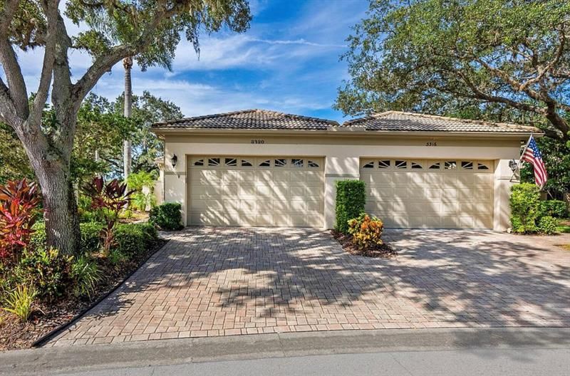 Recently Sold: $642,000 (3 beds, 2 baths, 1954 Square Feet)