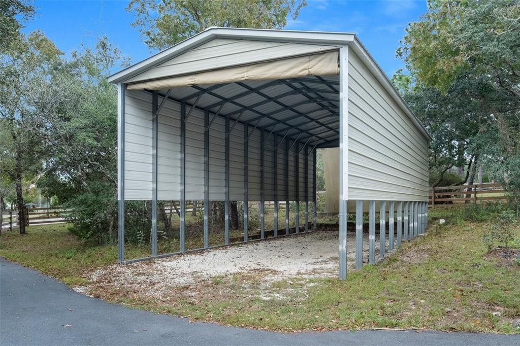 Large Garage/Carport