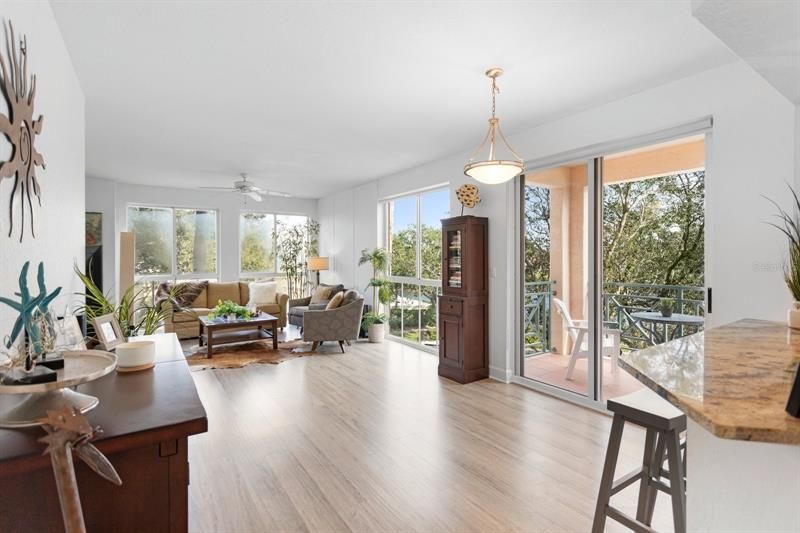 Recently Sold: $660,000 (2 beds, 2 baths, 1438 Square Feet)