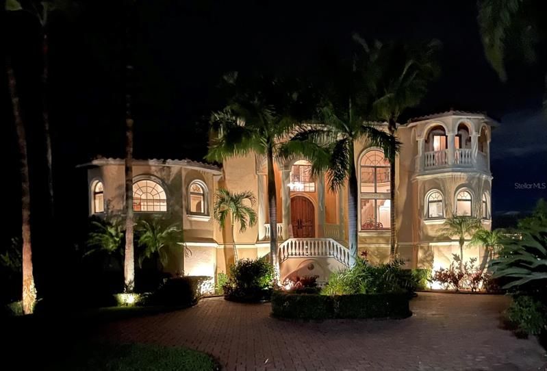 Vendido Recientemente: $2,495,000 (4 camas, 4 baños, 5599 Pies cuadrados)