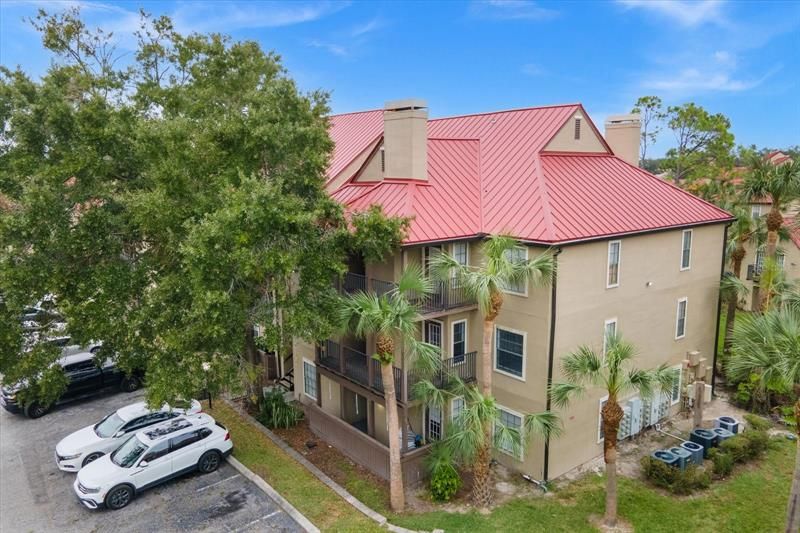 Recently Sold: $160,000 (2 beds, 2 baths, 962 Square Feet)