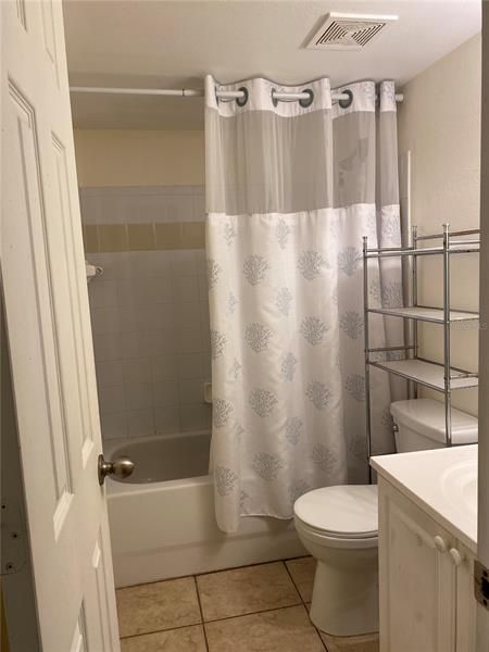 Недавно арендовано: $1,000 (1 спален, 1 ванн, 702 Квадратных фут)