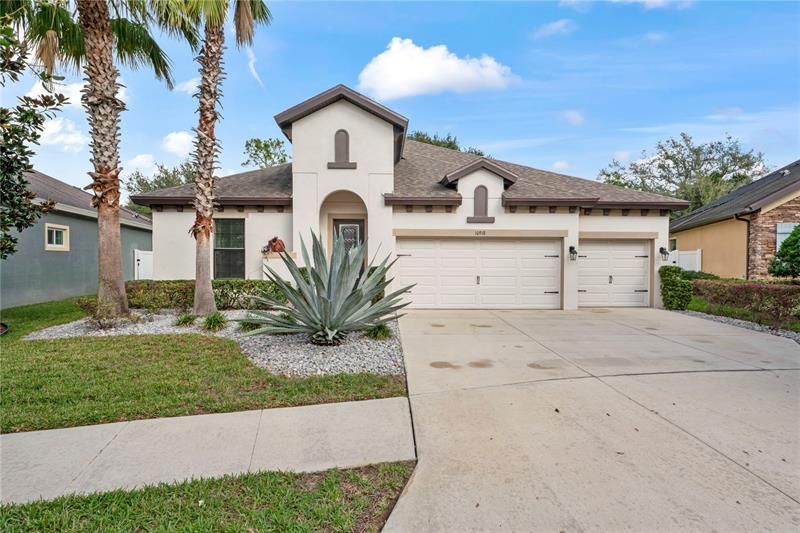 Recently Sold: $574,900 (4 beds, 2 baths, 2597 Square Feet)