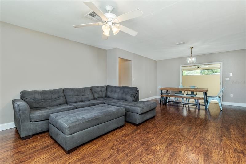 Recently Rented: $1,400 (2 beds, 2 baths, 1066 Square Feet)