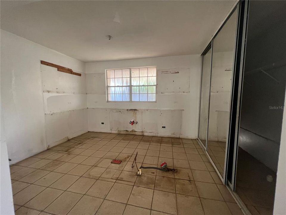 Vendido Recientemente: $133,000 (3 camas, 2 baños, 1600 Pies cuadrados)