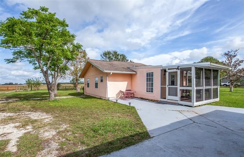 Recently Sold: $375,000 (4 beds, 3 baths, 2256 Square Feet)
