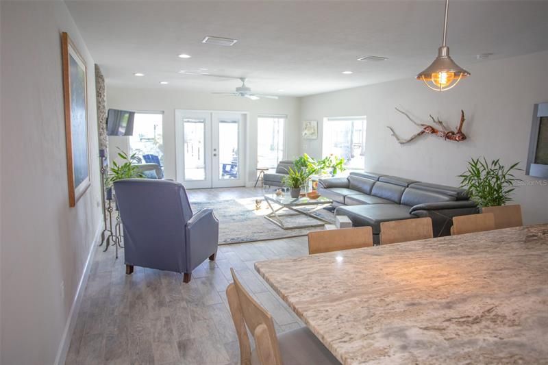 Recently Sold: $925,000 (3 beds, 2 baths, 1878 Square Feet)