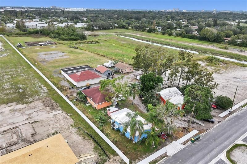 For Sale: $1,799,000 (5 beds, 1 baths, 2300 Square Feet)