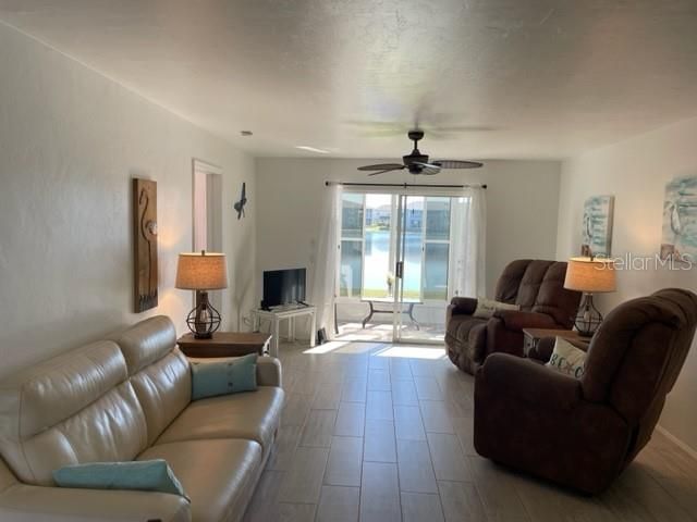 Recently Sold: $249,000 (2 beds, 2 baths, 1044 Square Feet)