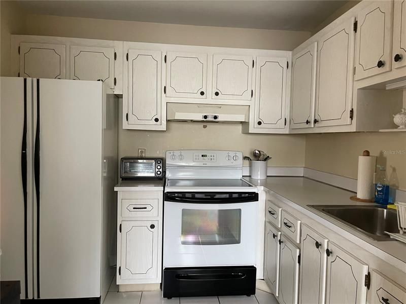 Recently Rented: $1,400 (1 beds, 1 baths, 800 Square Feet)