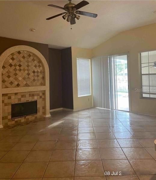 Recently Rented: $3,200 (4 beds, 2 baths, 2719 Square Feet)