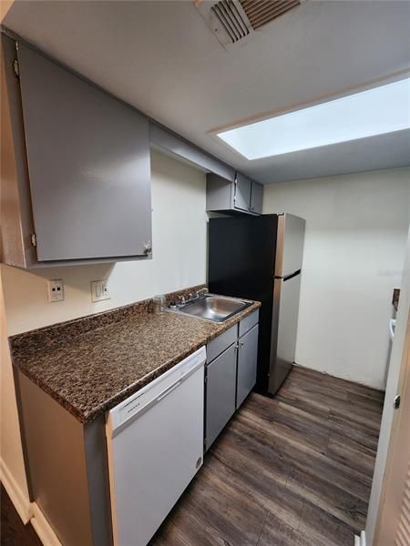 Recently Rented: $775 (1 beds, 1 baths, 650 Square Feet)