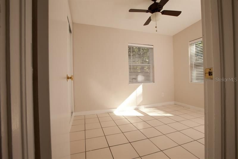 Recently Rented: $1,295 (2 beds, 1 baths, 600 Square Feet)