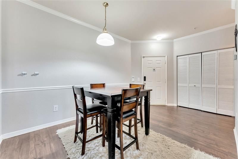 Recently Sold: $239,000 (2 beds, 2 baths, 1091 Square Feet)