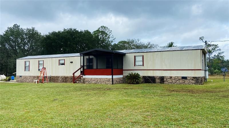 Recently Sold: $157,000 (3 beds, 2 baths, 1046 Square Feet)