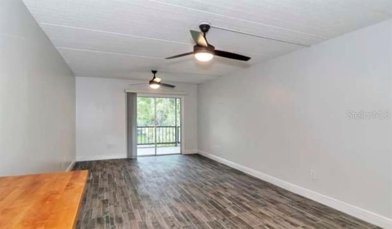 Recently Rented: $1,700 (2 beds, 1 baths, 845 Square Feet)