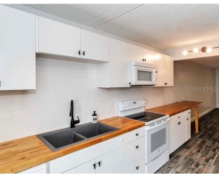 Recently Rented: $1,700 (2 beds, 1 baths, 845 Square Feet)