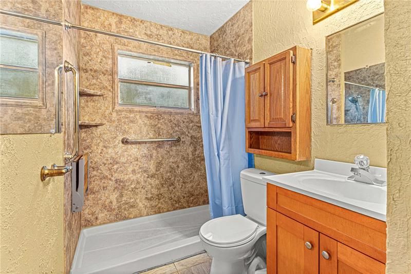 Недавно продано: $210,000 (3 спален, 1 ванн, 1300 Квадратных фут)