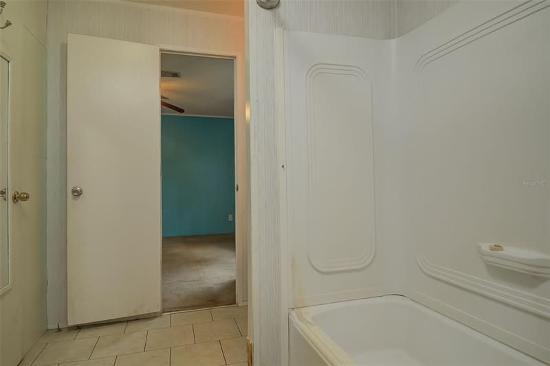 最近售出: $155,000 (2 贝兹, 2 浴室, 1040 平方英尺)