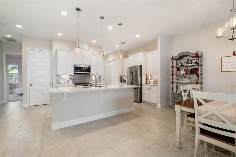 Recently Sold: $465,000 (3 beds, 2 baths, 1731 Square Feet)
