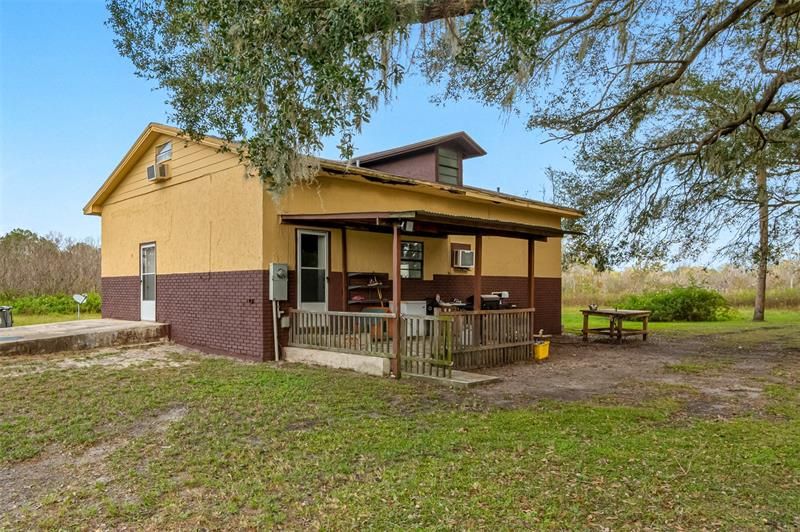 Recently Sold: $225,000 (3 beds, 2 baths, 2240 Square Feet)