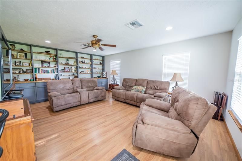 Recently Sold: $680,000 (4 beds, 2 baths, 2204 Square Feet)