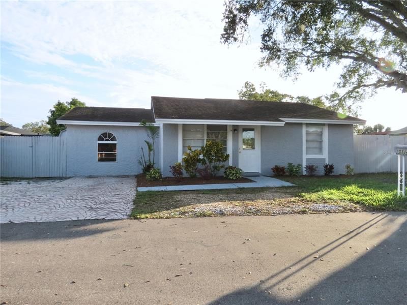 Recently Sold: $325,000 (4 beds, 2 baths, 1236 Square Feet)