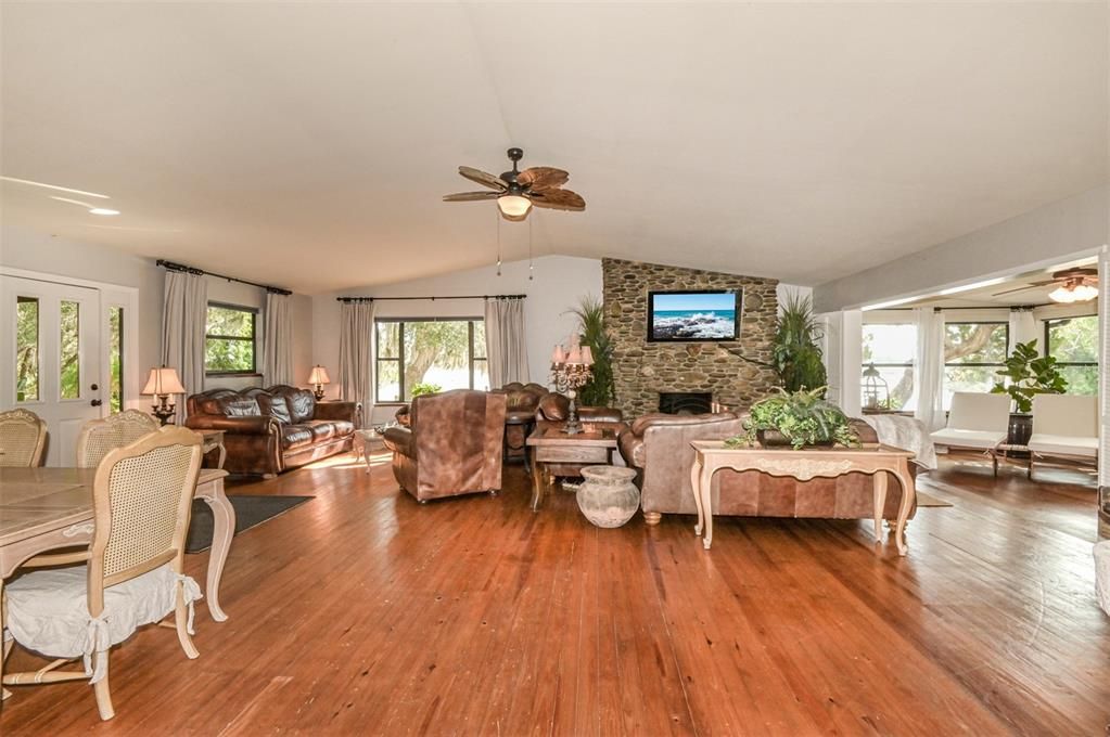 Recently Sold: $1,400,000 (3 beds, 3 baths, 3220 Square Feet)